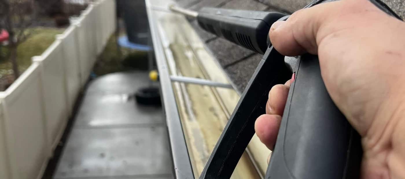 Gutter cleaning and repair in Denton, TX